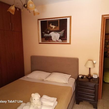 Villa Avatos - Near To The Port Of Rafina And The Airport Of Athens Agios Spyridon  Bagian luar foto