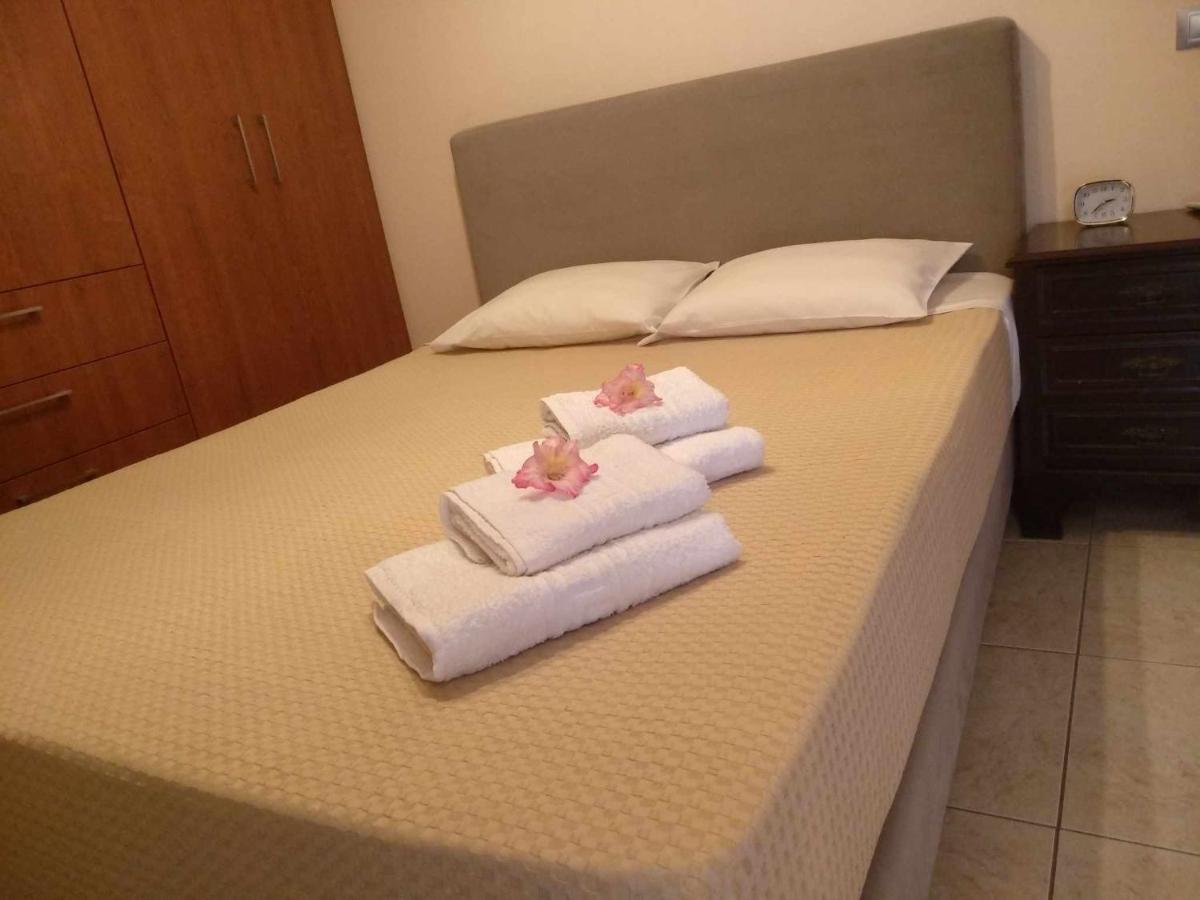 Villa Avatos - Near To The Port Of Rafina And The Airport Of Athens Agios Spyridon  Bagian luar foto
